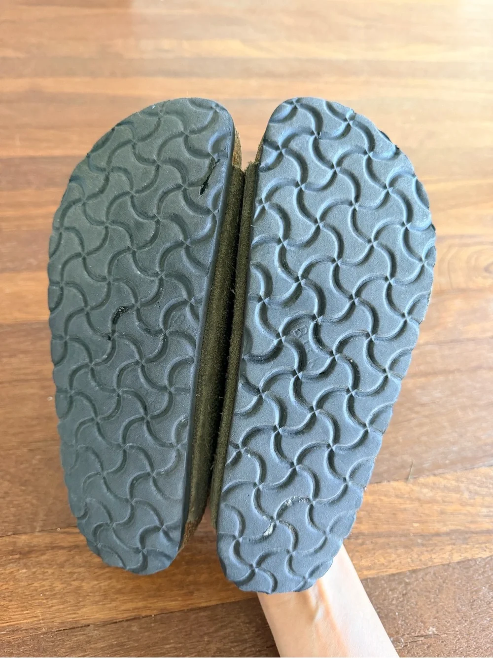Birkenstock Arizona Soft Footbed Suede Thyme Tonal EU 35 US 4‑4.5 Medium‑Narrow